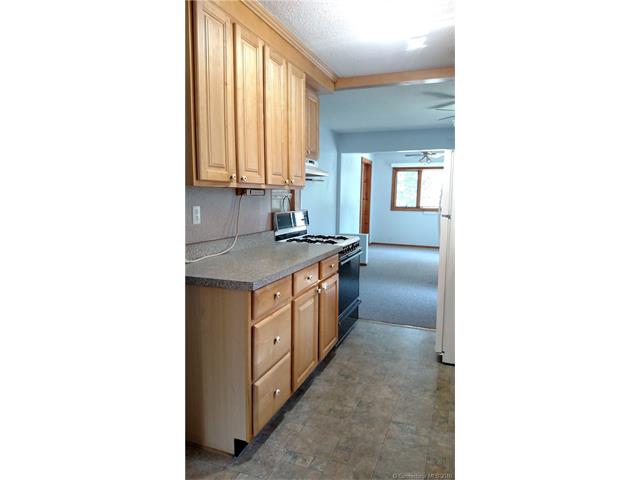 38 Acorn Ct, New London, CT 06320