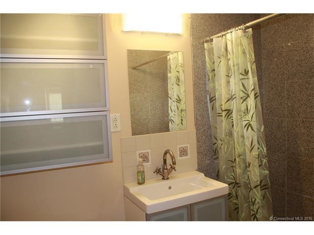 184Pequot Ave #201, New London, CT 06320