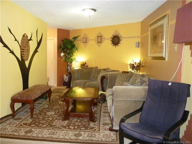 281 Gardner Ave, New London, CT 06320