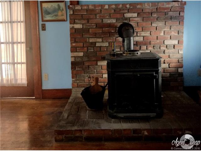 35 Briggs St, New London, CT 06320