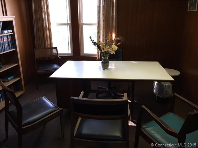 56 Huntington St, New London, CT 06320