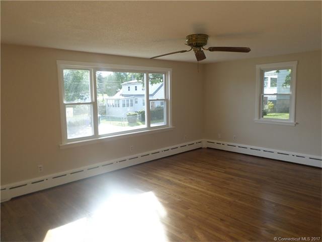 241 Elm St, New London, CT 06320