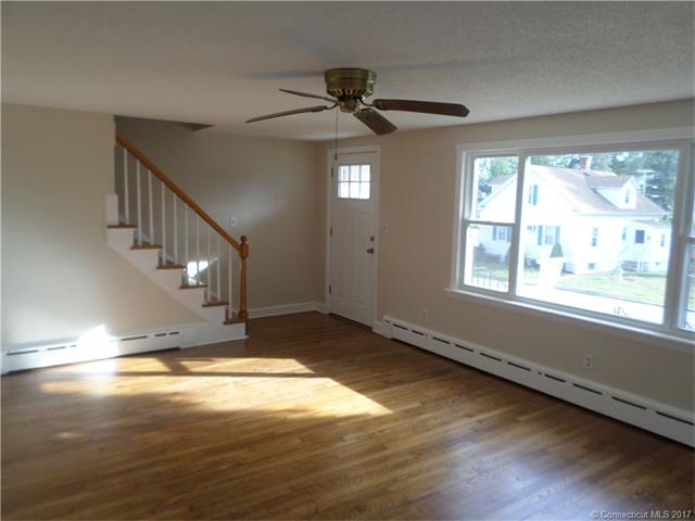 241 Elm St, New London, CT 06320