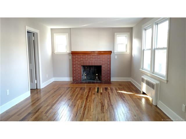 16 Ann St, New London, CT 06320