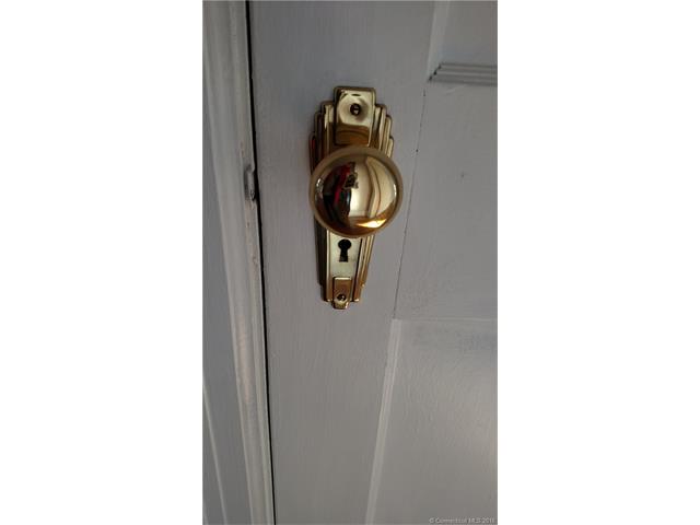 16 Ann St, New London, CT 06320