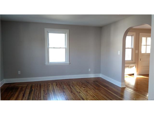 16 Ann St, New London, CT 06320