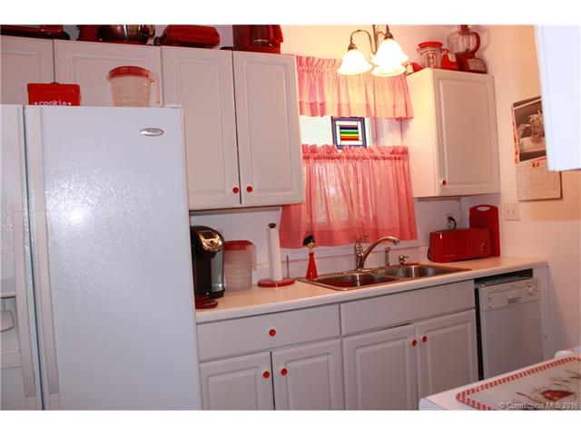 13Steward St, New London, CT 06320