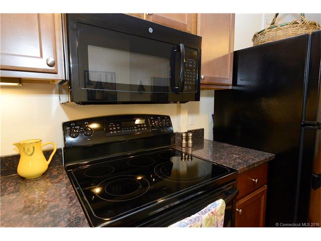 28 Reed St, New London, CT 06320