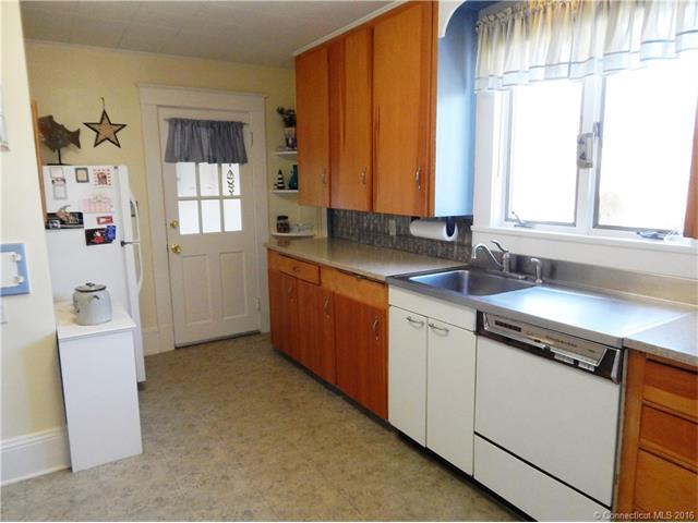 409Ocean Ave, New London, CT 06320