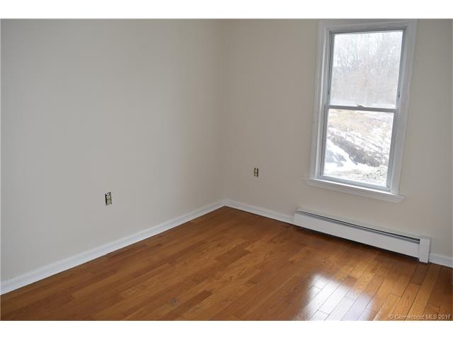 38 Denison Ave, New London, CT 06320