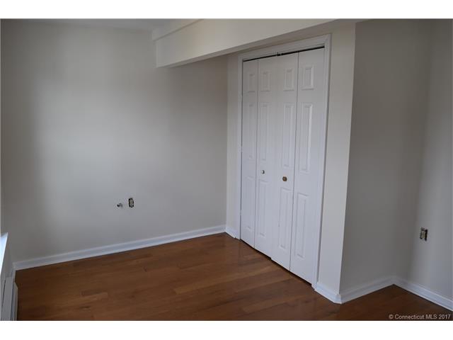 38 Denison Ave, New London, CT 06320