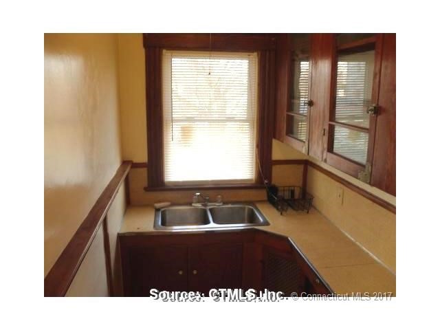 57Pacific St, New London, CT 06320