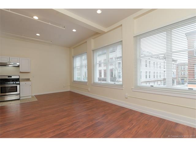 147 State St, New London, CT 06320