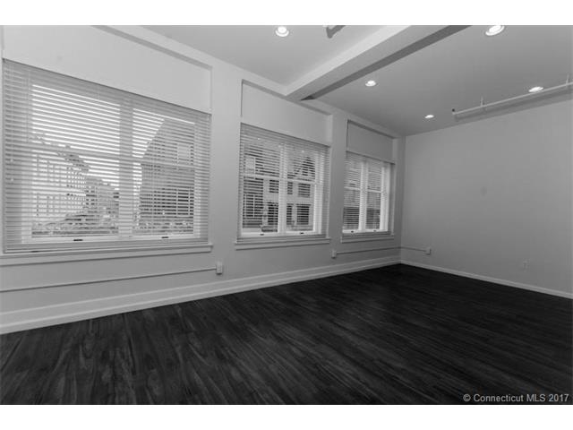 147 State St, New London, CT 06320