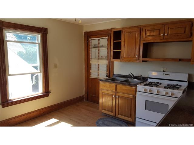 26 Colman St, New London, CT 06320