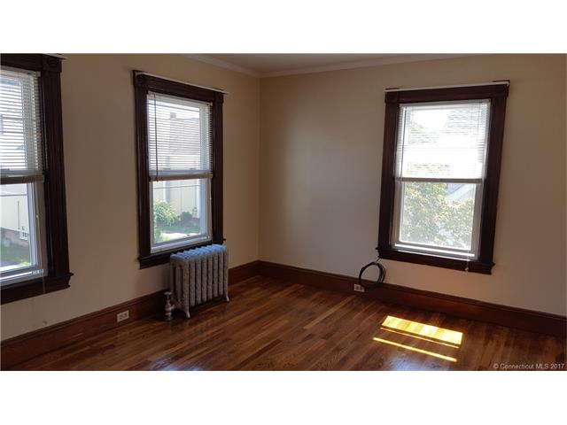 26 Colman St, New London, CT 06320