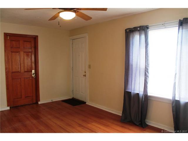 41-43 Ridgeview Cir, New London, CT 06320