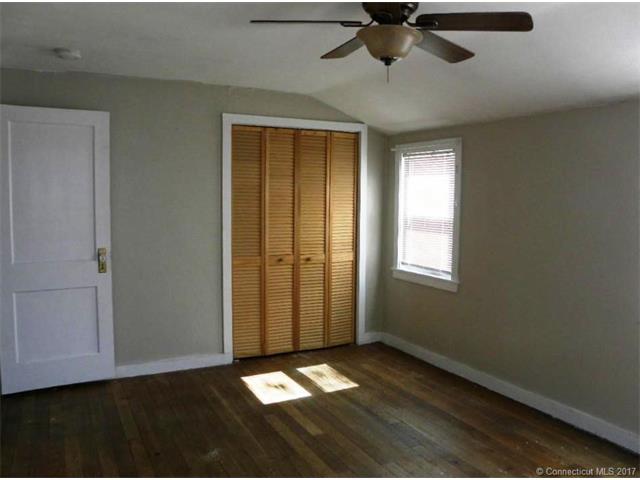 41-43 Ridgeview Cir, New London, CT 06320