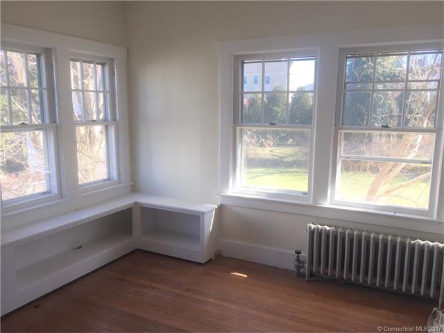 50 Granada Ter, New London, CT 06320