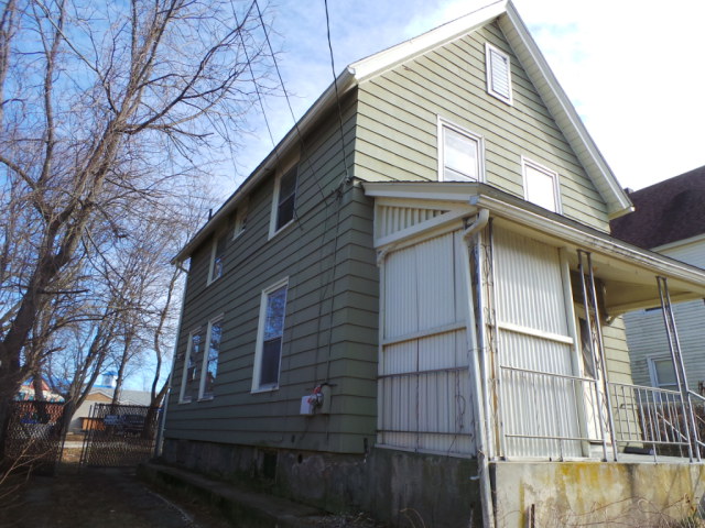12 Clover CourtNew London, CT, 06320New London County
