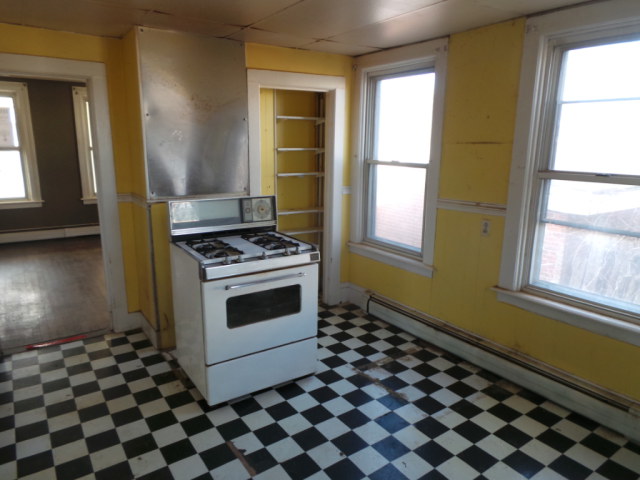 12 Clover CourtNew London, CT, 06320New London County