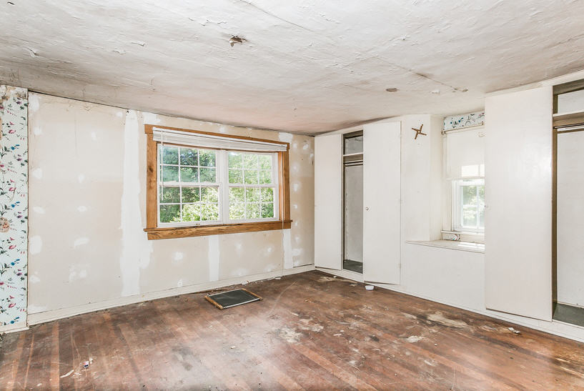 215 Wauregan Rd, Canterbury, CT 06331