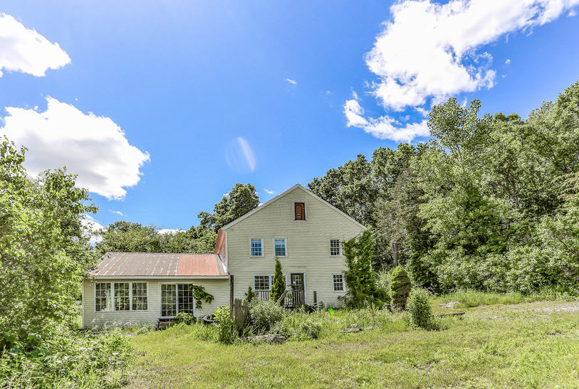 215 Wauregan Rd, Canterbury, CT 06331