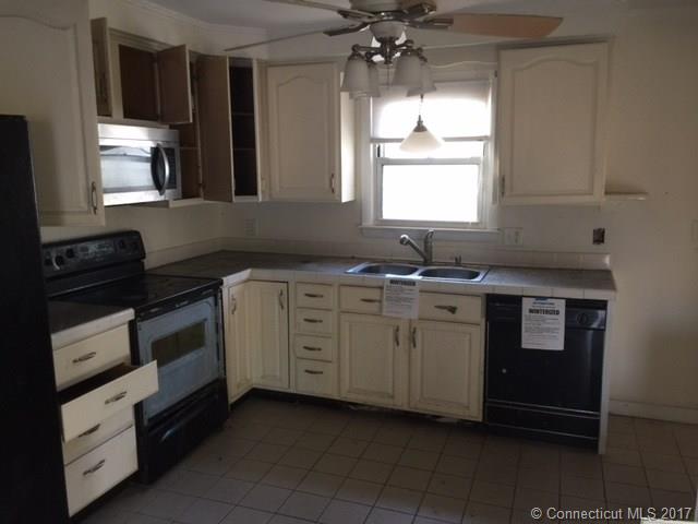 38 Upper Pattagansett Dr, E Lyme, CT 06333
