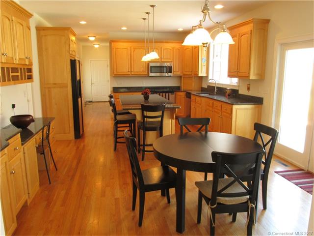 36Jeremy Dr, E Lyme, CT 06333
