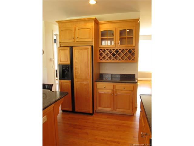 36Jeremy Dr, E Lyme, CT 06333