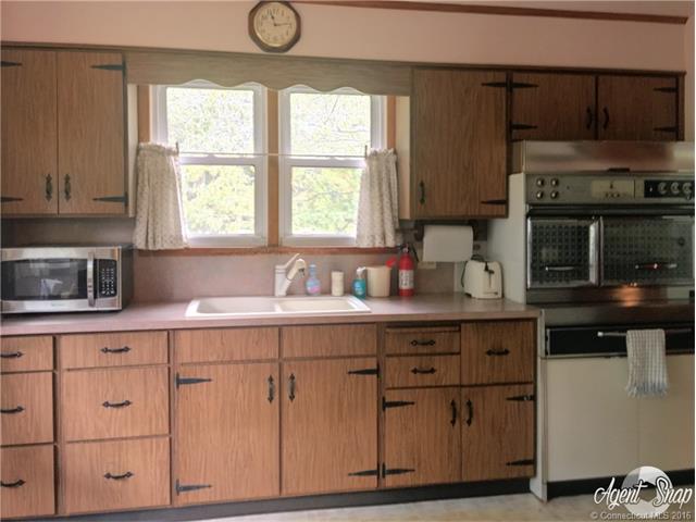 74 Fitchville Rd, Bozrah, CT 06334