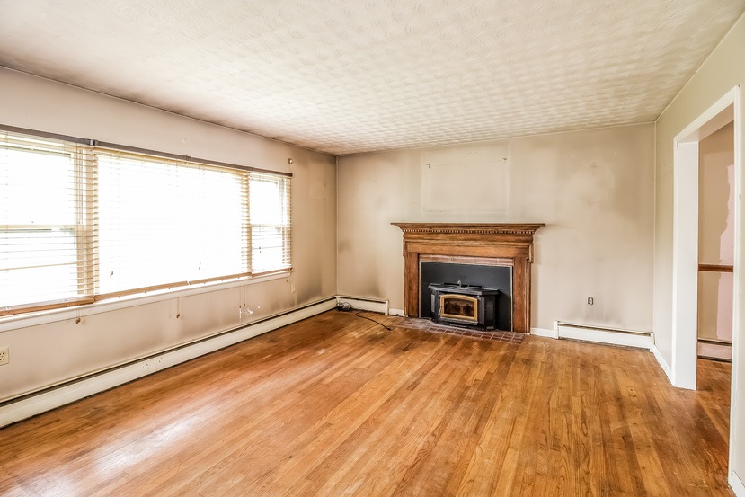 1 Richard Rd, Gales Ferry, CT 06335