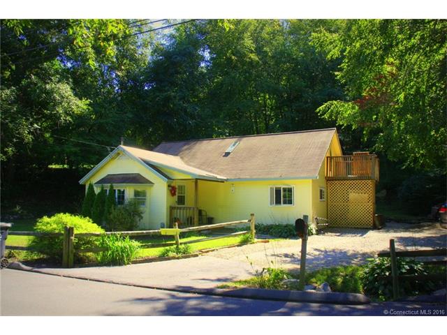 31 Pinelock Dr, Ledyard, CT 06335
