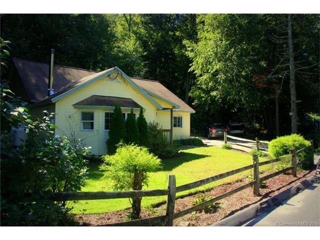 31 Pinelock Dr, Ledyard, CT 06335