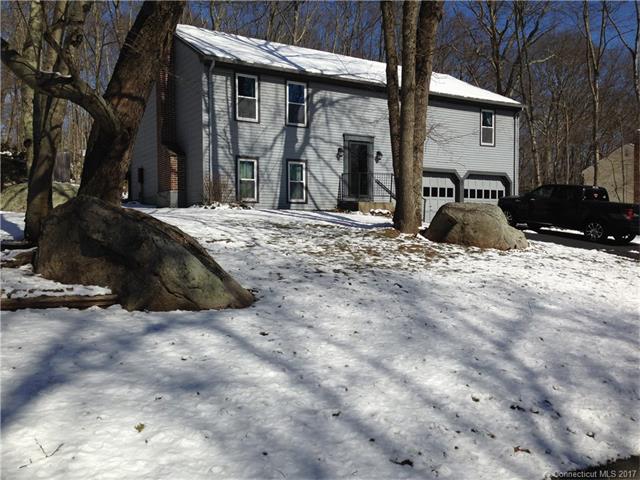 5 Little John Ct, Ledyard, CT 06335