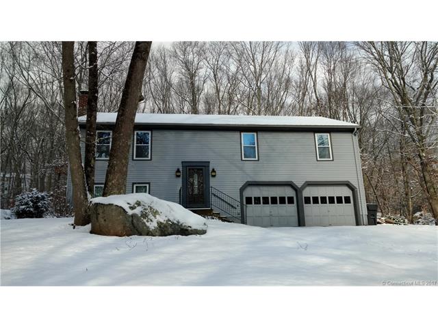5 Little John Ct, Ledyard, CT 06335