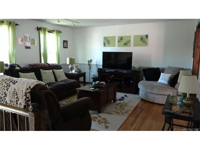 5 Little John Ct, Ledyard, CT 06335