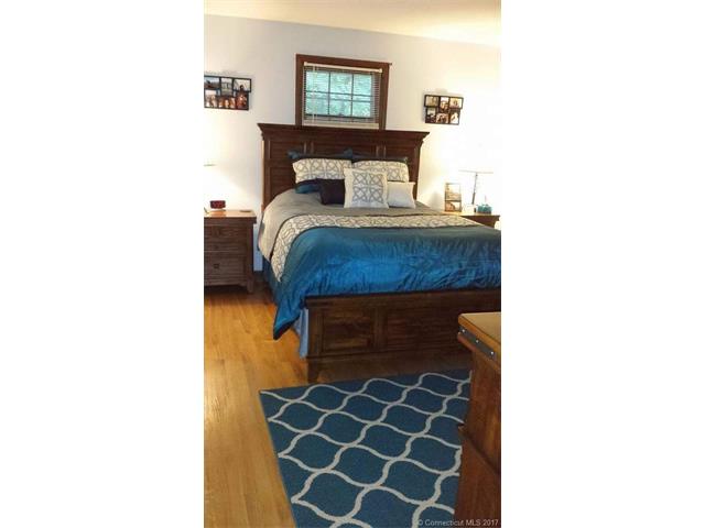 5 Little John Ct, Ledyard, CT 06335