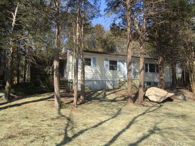 2 Whalehead Dr, Ledyard, CT 06335