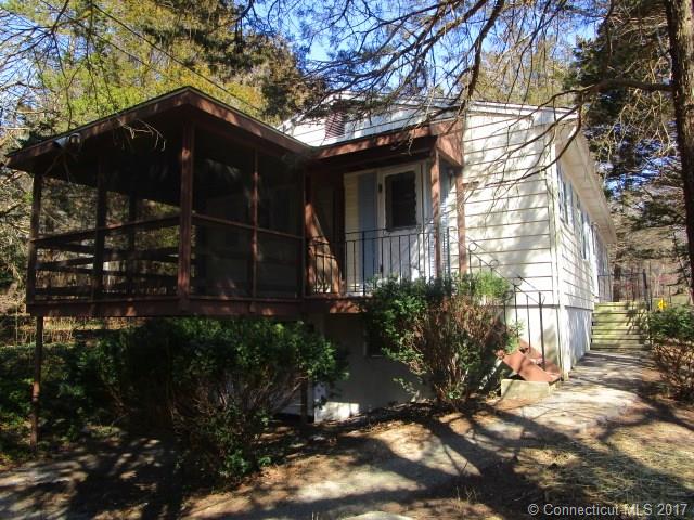 2 Whalehead Dr, Ledyard, CT 06335