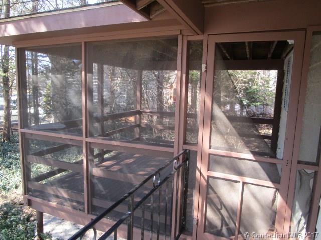 2 Whalehead Dr, Ledyard, CT 06335