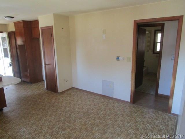2 Whalehead Dr, Ledyard, CT 06335