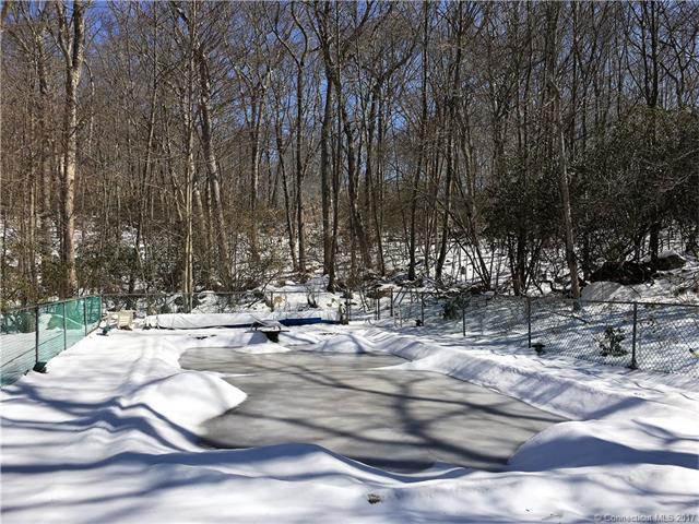 38 Terry Rd, Ledyard, CT 06335