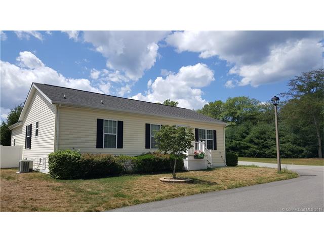 3 Cliff Rd, Ledyard, CT 06339