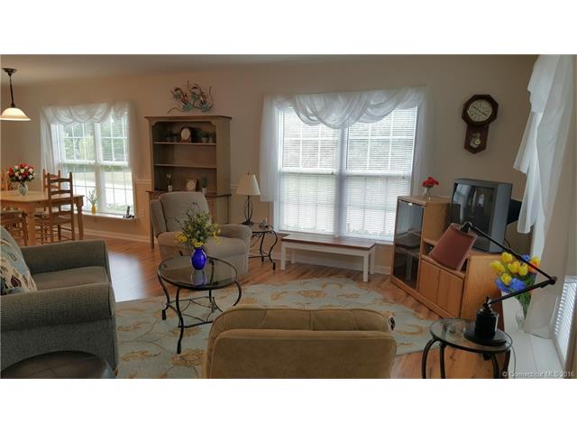3 Cliff Rd, Ledyard, CT 06339