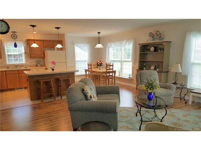 3 Cliff Rd, Ledyard, CT 06339