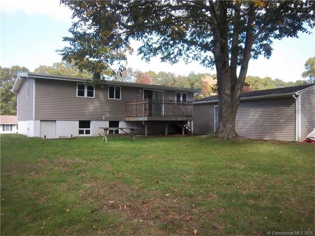 8 Carriage Trl, Ledyard, CT 06339