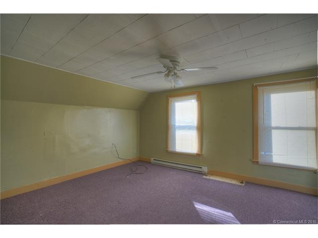 210 Mitchell St, Groton, CT 06340