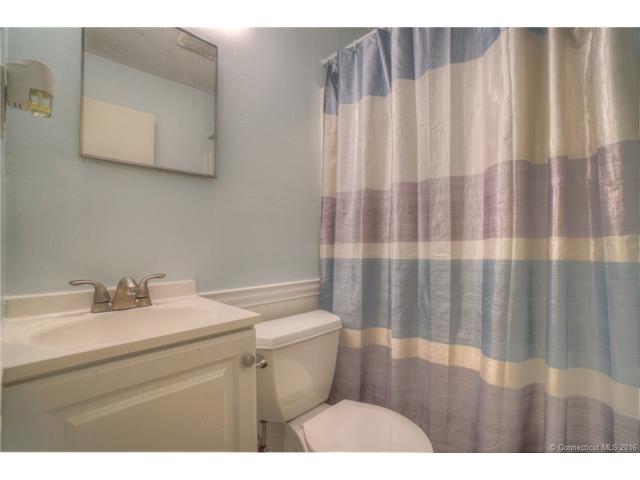28 Flint Ct, Groton, CT 06340