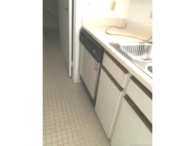 41 Crown Knoll Court, Groton, CT 06340